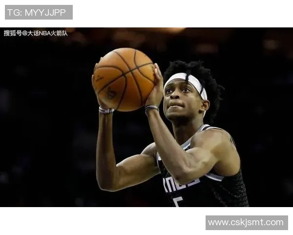 德阿隆福克斯如何在NBA赛场上崭露头角并引领国王队崛起